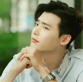 💿 Lee Jong-suk attore, uomo, pensando, coreano, casual whatsapp sticker