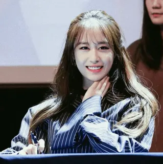 ✖️ woman, portrait, smile, long hair, korean, striped shirt, hand on face, beauty whatsapp sticker