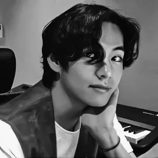 🔪 V kpop, bts, v, kim taehyung, cantante, musica telegram sticker