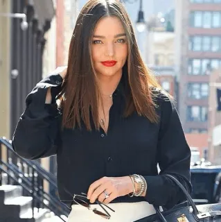 🕊 phụ nữ, người mẫu, tóc nâu, chân dung, thời trang, phong cách, street style, kính râm, thành phố telegram sticker
