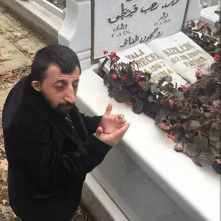 🤲 tumba, orando, sepulcro, cementerio, luto telegram sticker