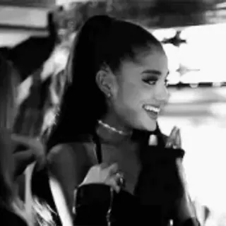 😐 Ariana Grande Ariana Grande, Piosenkarka, Gwiazda Pop, Uśmiech, Czarno-białe, Gwiazda telegram sticker