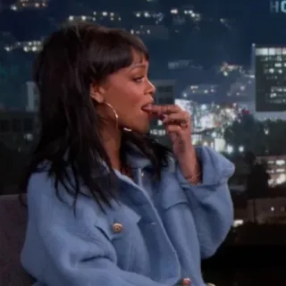 💸 Rihanna singer, celebrity, musician, female, person telegram sticker