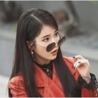 🔻 IU IU, korea, penyanyi, aktris, selebriti, mode whatsapp sticker