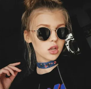😯 retrato, mujer, gafas de sol, moda, chica, adolescente telegram sticker