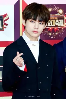 ❤️ V persona, kpop, musica, maschio, cuore con le dita, cantante, idolo telegram sticker