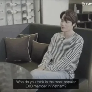 🧷 Who do you think is the most popular EXO member in Vietnam? EXO, Vietnam, K-pop, Divertissement, Musique whatsapp sticker
