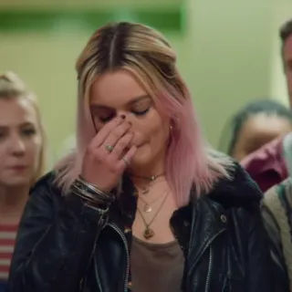 🌸 Maeve Wiley Sex Education llorando, emocional, triste, Maeve Wiley, Sex Education telegram sticker