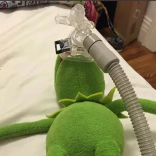 💀 Kermit 科米蛙, 木偶, 医疗设备, CPAP, 呼吸机, 呼吸, 通气 telegram sticker