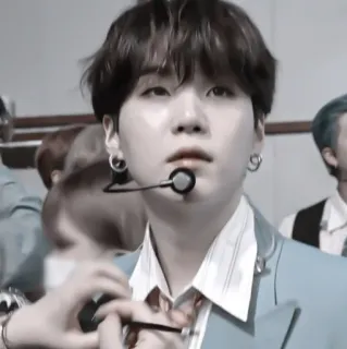 🦘 Suga kpop, bts, cantante, música, ídolo, suga whatsapp sticker