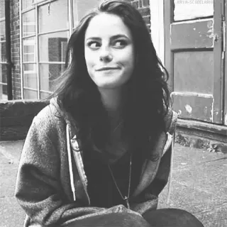 💛 Kaya Scodelario Skins Actriz, Retrato, Kaya Scodelario, Skins, Blanco y negro, Mujer whatsapp sticker