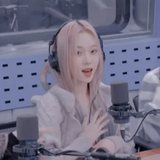 ☕ ragazza, kpop, cantante, aespa, idol, asiatica, carina, musica telegram sticker