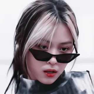 🦩 femme, lunettes de soleil, portrait, fille, coréenne, asiatique, Ryujin telegram sticker