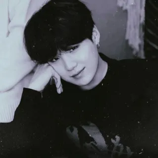 🍂 Suga kpop, idol, min yoongi, bts, bangtan, cantante whatsapp sticker