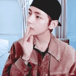 🤔 V kpop, bts, v, kim taehyung, idol, singer, korean telegram sticker