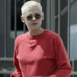 🤍 Kristen Stewart promi, schauspielerin, person, frau, sonnenbrille, rotes sweatshirt telegram sticker
