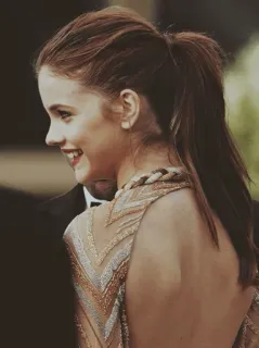 🍸 woman, actress, celebrity, portrait, fashion, red carpet, hairstyle, event whatsapp sticker