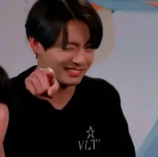 🌟 osoba, mężczyzna, kpop, wskazywanie, uśmiech, vlt whatsapp sticker