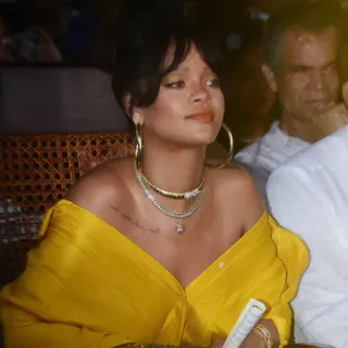 💸 Rihanna Rihanna, celebrity, singer, woman, person telegram sticker