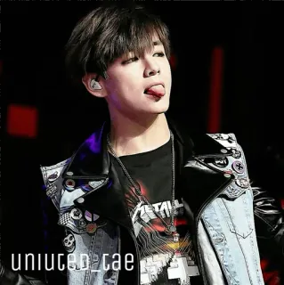 💎 uniuten_cae Person, Jacke, Zunge, Musik, Unterhaltung, Porträt whatsapp sticker