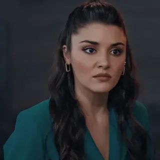 🐾 mujer, retrato, morena, Hande Erçel, actriz telegram sticker