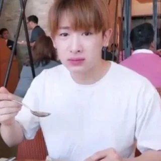 😂 man, eating, spoon, food, kpop telegram sticker