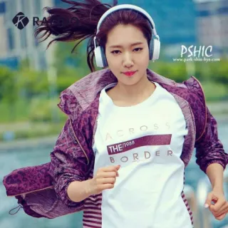🎧 ACROSS THE BORDER woman, headphones, fashion, park shin-hye, korean, actress, singer whatsapp sticker