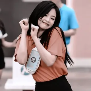🍂 femme, asiatique, coréenne, danse, personne, extérieur telegram sticker