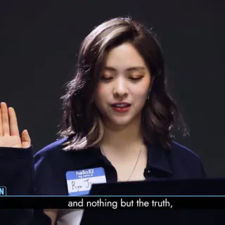 ⛲️ Ryujin helloB2 My Name is Ryujin mujer, retrato, coreana, cantante, famosa, ID whatsapp sticker