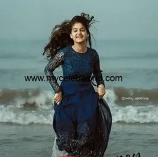 🥰 www.mycelebworld.com mujer, vestido, playa, océano, celebridad, sitio web telegram sticker