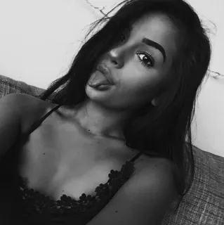 🌚 femme, portrait, fille, selfie, langue whatsapp sticker