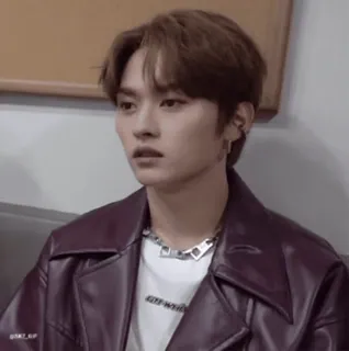 😳 OFF WHITE kpop, Junge, Mann, Porträt, Gesicht, Person telegram sticker