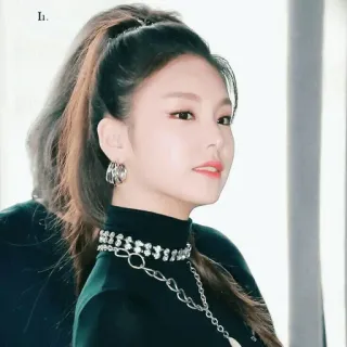 🌸 L. femme, portrait, mode, beauté, coiffure, coréen telegram sticker