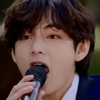 ⛓ V K-pop, BTS, V, Kim Taehyung, Chanteur, Microphone, Musique telegram sticker