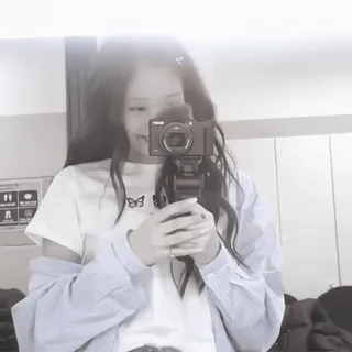 ⏳ Selfie, Kobieta, Aparat, Portret, Fotografia telegram sticker