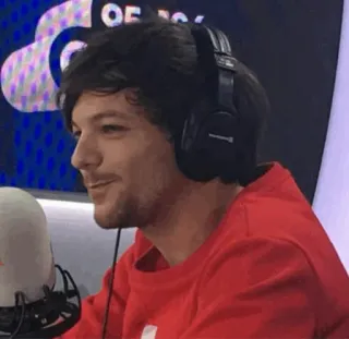 👁‍🗨 Louis Tomlinson นักร้อง, คนดัง, ภาพเหมือน, หูฟัง, สีแดง telegram sticker