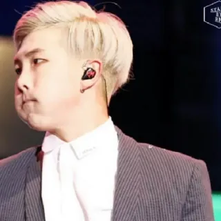 😶 RM เคป็อป, ไอดอล, นักร้อง, เพลง, BTS, การแสดง telegram sticker