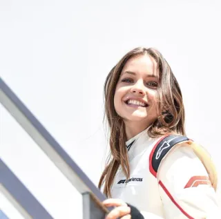 🥂 femme, pilote de course, course, sport automobile, portrait, sourire whatsapp sticker