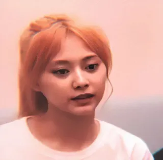 🍦 Tzuyu K-pop, cantora, celebridade, retrato, mulher, Twice telegram sticker