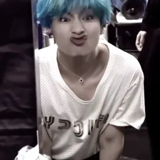 🥡 V kpop, taehyung, bts, chanteur, idole, célébrité telegram sticker