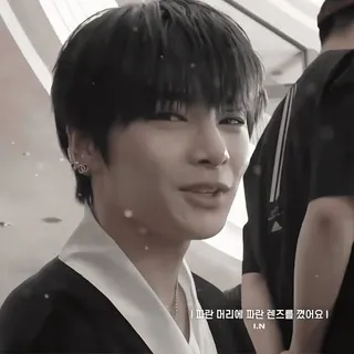𖥻jeongin ˚.﹆ @hlwoodstickers :: @fStikBot telegram stickers