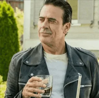 🥃 Negan The Walking Dead мужчина, кожаная куртка, напиток, ходячие мертвецы, персонаж whatsapp sticker