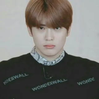 🦥 WONDERWALL ubrania, moda, sweter, portret, osoba whatsapp sticker