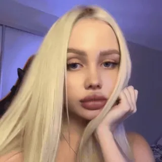 🧺 @wallgif blonde, woman, selfie, beauty, long hair, makeup, aesthetic, portrait telegram sticker