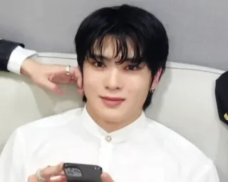 😊 portrait, homme, Kpop, asiatique telegram sticker