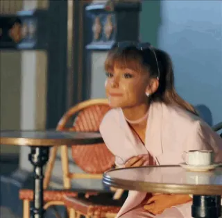📀 Ariana Grande Ariana Grande, chanteuse, café, femme, célébrité whatsapp sticker