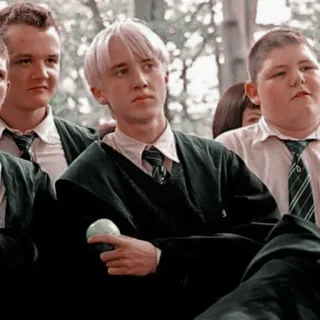 🪐 Draco Malfoy Harry Potter Draco Malfoy, Harry Potter, Slytherin, uniforme escolar, Tom Felton telegram sticker