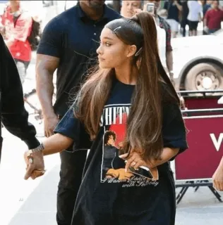 🌃 SHIT! Happens เสื้อยืด, คนดัง, ป๊อปสตาร์, Ariana Grande, แฟชั่น telegram sticker