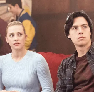 ❄️ Jughead Jones Riverdale Riverdale, Jughead Jones, Cole Sprouse, Lili Reinhart, Série TV, Drama adolescente telegram sticker