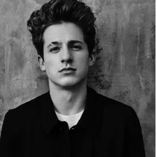 ✨ Charlie Puth Charlie Puth, Musiker, Sänger, Songwriter, Porträt, Schwarzweiß, Künstler whatsapp sticker